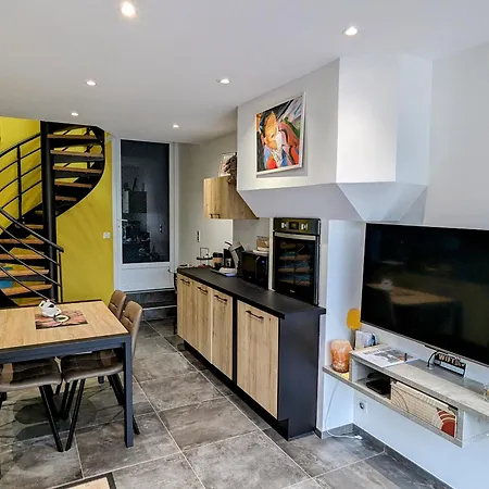 Renove Avec Terrasse Ensoleillee Et Parking A - Fr-1-585-136 Дом отдыха *