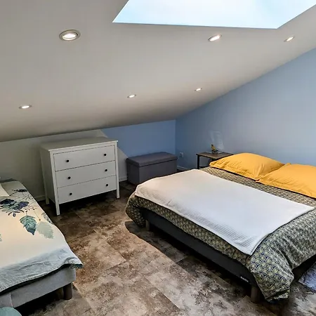 Renove Avec Terrasse Ensoleillee Et Parking A - Fr-1-585-136