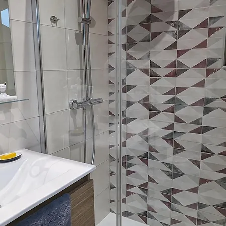 Renove Avec Terrasse Ensoleillee Et Parking A - Fr-1-585-136 Дом отдыха