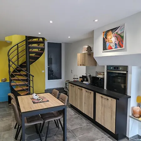 Renove Avec Terrasse Ensoleillee Et Parking A - Fr-1-585-136 Дом отдыха